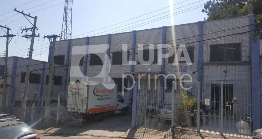 Prédio comercial à venda na Vila Carbone!