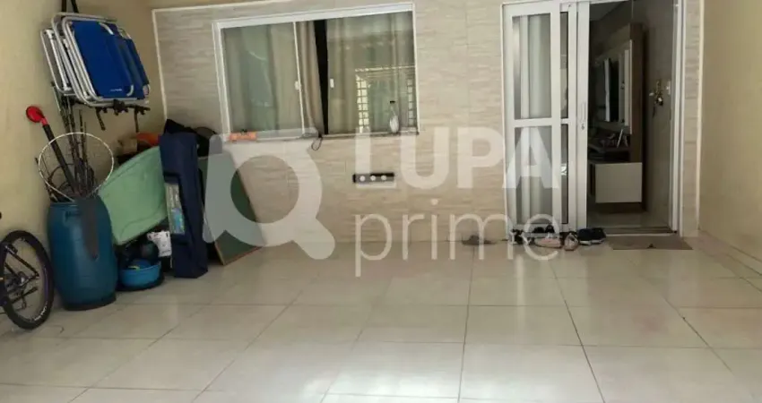 Sobrado com 3 dormitórios á venda na Vila Nivi