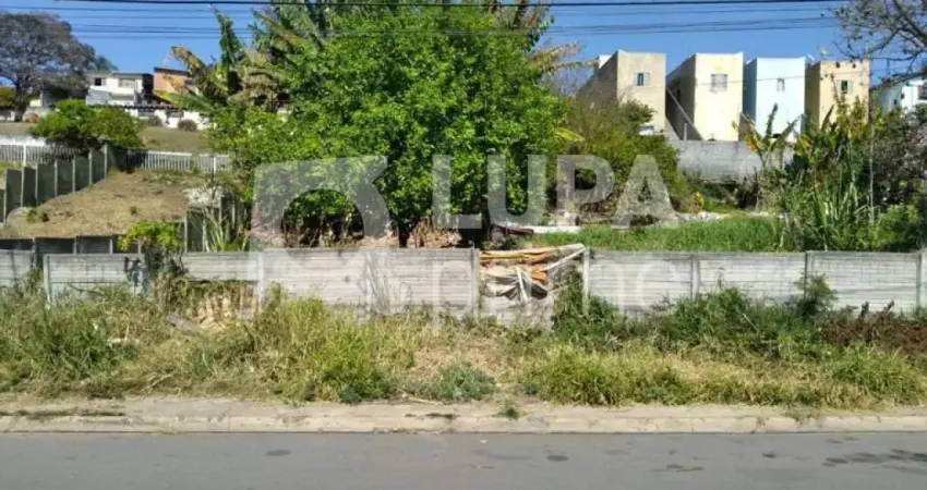 Terreno com 8000m² de área construída á venda no Jardim Imperial