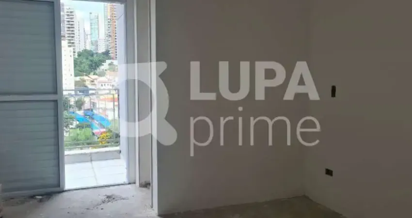 Sobrado com 3 dormitórios sendo 3 suítes à venda em Santanta!