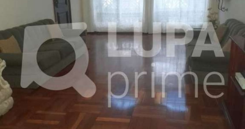 Sobrado com 4 dormitórios sendo 2 suítes á venda no Parque Jabaquara