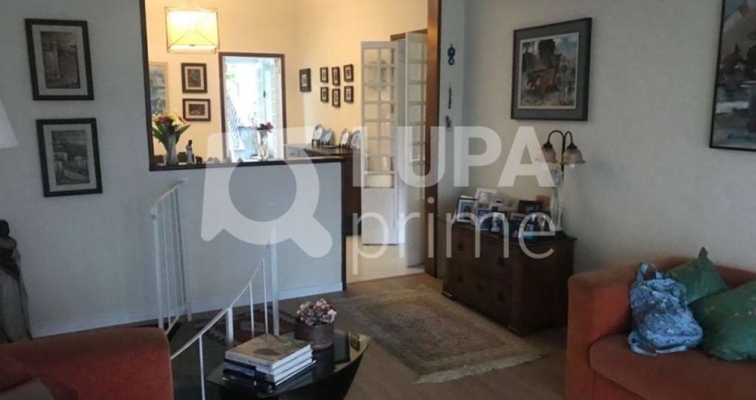 Casa com 3 quartos à venda na Rua Maria Lopes, 413, Vila Rosa, São Paulo