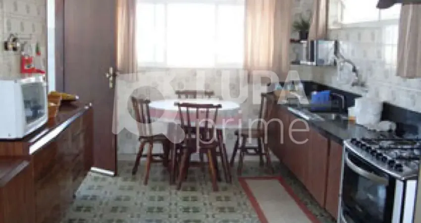Casa à venda com 3 dormitórios no Jardim São Bento!
