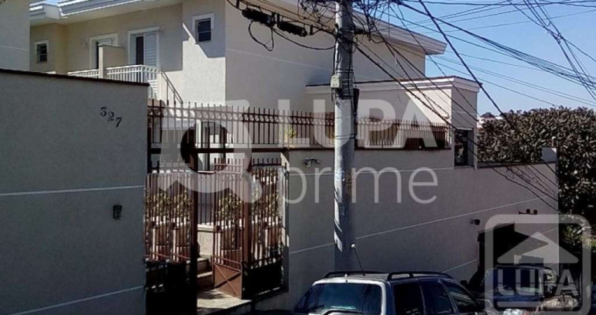 Sobrado em condomínio fechado com 3 dormitórios à venda!