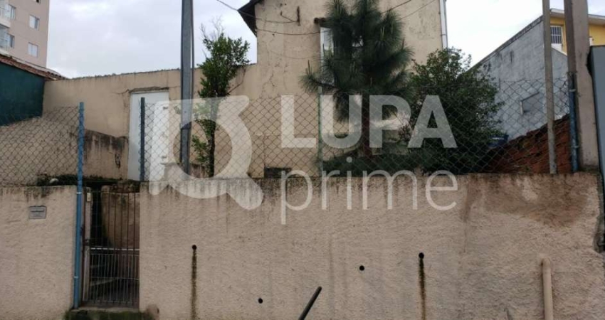 Casa térrea com 1 dormitório á venda na Vila Paiva!