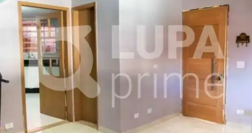 SOBRADO 3 DORMITÓRIOS (1 SUÍTE) Á VENDA- VILA GUSTAVO