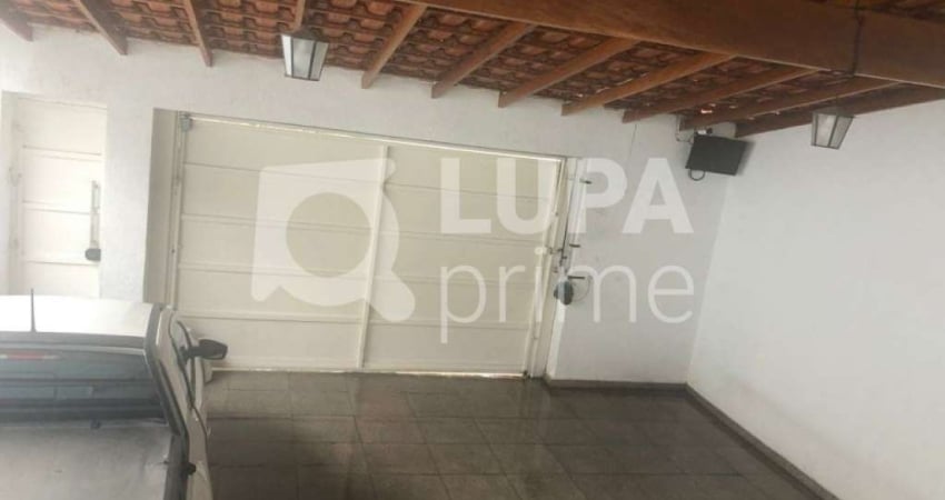 Casa Térrea com 3 dormitórios sendo 1 suíte á venda no Tucuruvi com piscina