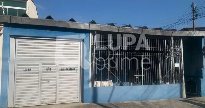 Excelente terreno, com 13 casas para renda, à venda na Vila Nivi!