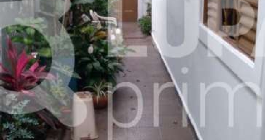 Casa Térrea com 2 dormitórios sendo 1 suíte à venda na Vila Picinin