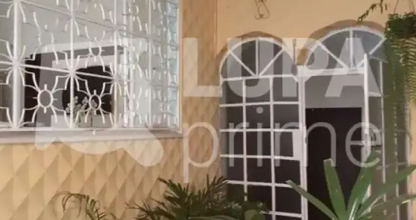 Casa Térrea com 3 dormitórios de 300m² à venda, na Água Fria