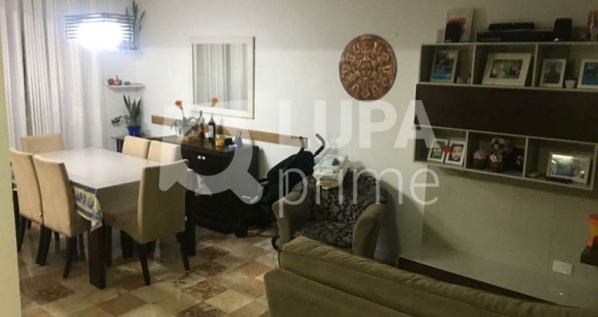 Sobrado com 3 dormitórios sendo 1 suíte á venda na Vila Paulistana