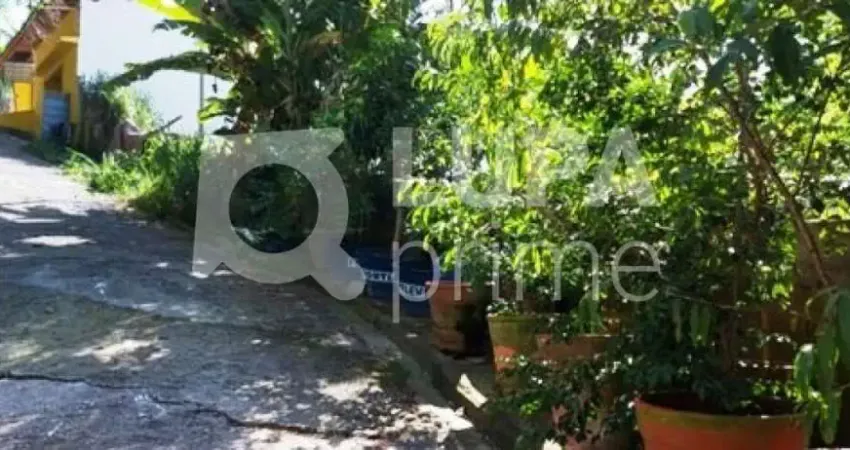 Terreno com 526 metros de área construída à venda no Tucuruvi!