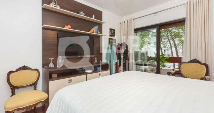Apartamento com 3 dormitórios e 3 banheiros à venda na Aclimação
