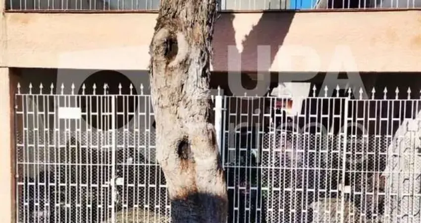 CASA COM 4 QUARTOS E 2 VAGAS DE GARAGEM À VENDA NO PARQUE EDU CHAVES