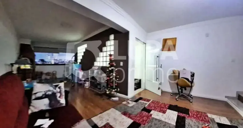 CASA COM 2 QUARTOS E 2 VAGAS DE GARAGEM À VENDA NA PARADA INGLESA