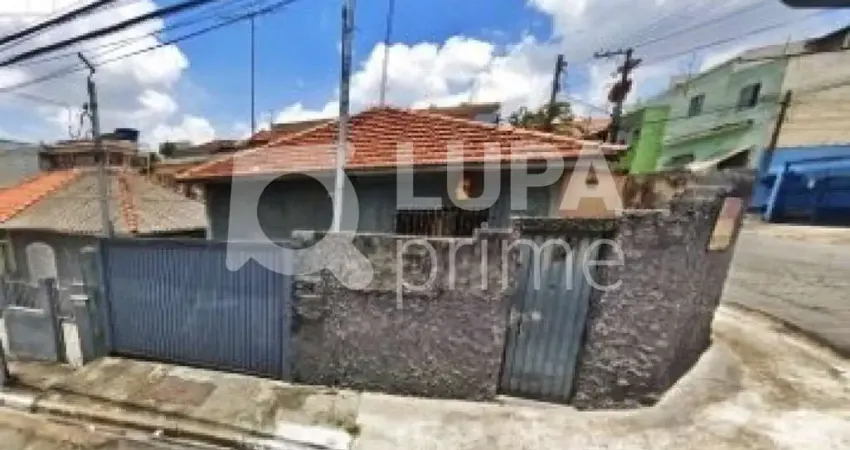 CASA COM 2 QUARTOS E 1 VAGA DE GARAGEM À VENDA NA VILA GUSTAVO