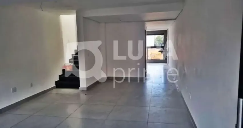 SOBRADO COM 3 DORMITÓRIOS Á VENDA  NA VILA DOM PEDRO LI