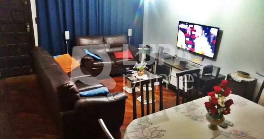 CASA COM 2 QUARTOS E 4 VAGAS DE GARAGEM À VENDA NA VILA MEDEIROS