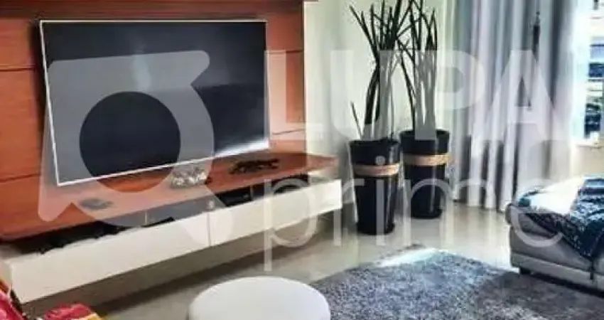 CASA COM 3 QUARTOS E 3 VAGAS DE GARAGEM À VENDA NA ÁGUA FRIA