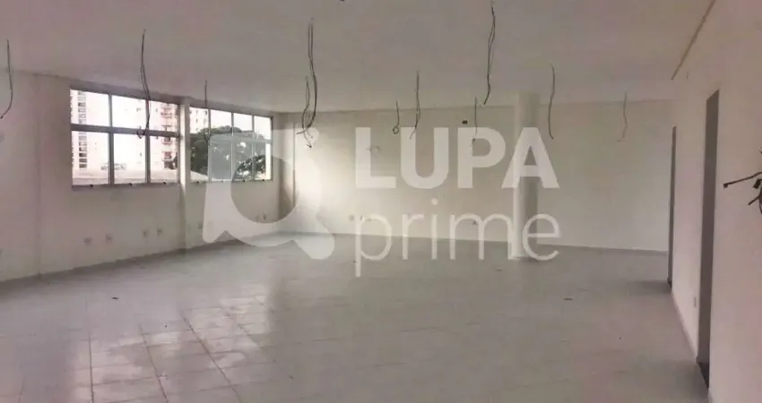 PRÉDIO COMERCIAL COM 2.150M² DE ÁREA CONSTRUÍDA À VENDA EM GUARULHOS