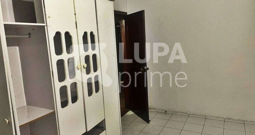 CASA COM 2 QUARTOS E 4 VAGAS DE GARAGEM À VENDA NA VILA MARIA