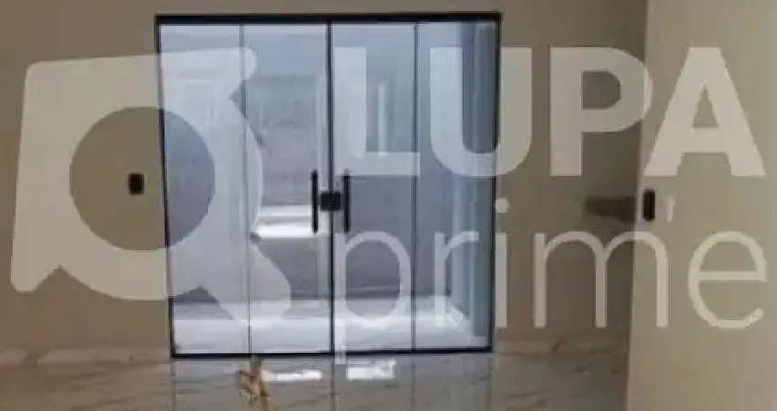 CASA COM E QUARTOS E 2 VAGAS DE GARAGEM À VENDA NO TATUAPÉ