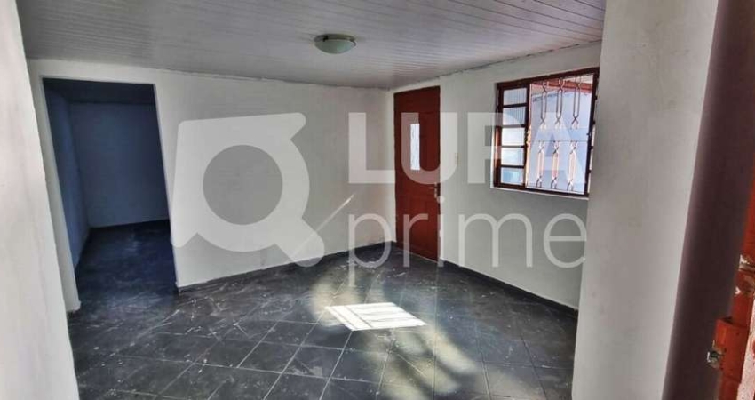 CASA COM 2 QUARTOS E 3 VAGAS DE GARAGEM À VENDA NA VILA GUILHERME