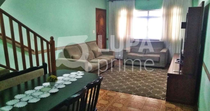 CASA COM 3 QUARTOS E 2 VAGAS DE GARAGEM À VENDA NO JARDIM ARICANDUVA