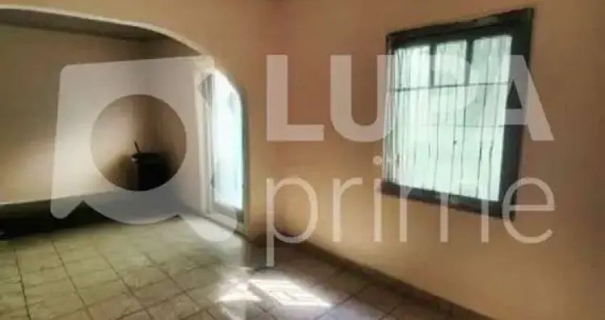 CASA COM 3 QUARTOS E 3 VAGAS DE GARAGEM À VENDA NA VILA MARIA ALTA