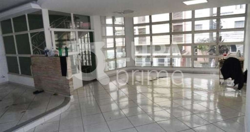 CASA COMERCIAL COM 350M² DE ÁREA CONSTRUÍDA PARA LOCAÇÃO EM SANTANA