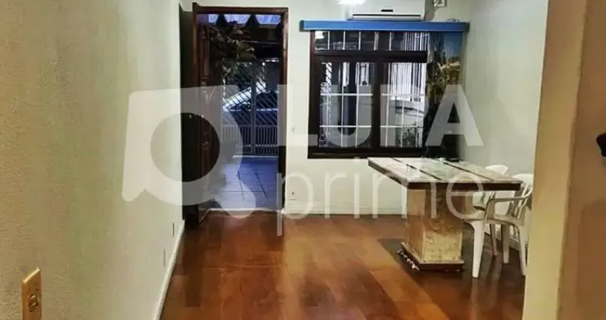 CASA COM 2 QUARTOS E 1 VAGA DE GARAGEM À VENDA NO TREMEMBÉ