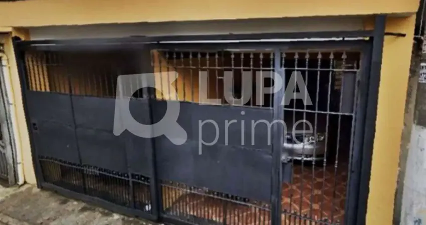 CASA COM 3 QUARTOS E 2 VAGAS DE GARAGEM À VENDA NO JARDIM BRASIL