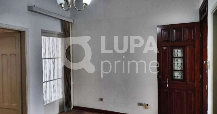 CASA COM 3 QUARTOS E 2 VAGAS DE GARAGEM À VENDA NA VILA MARIA ALTA
