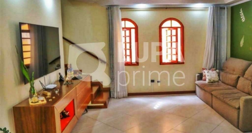 CASA COM 3 QUARTOS E 3 VAGAS DE GARAGEM À VENDA NO TREMEMBÉ