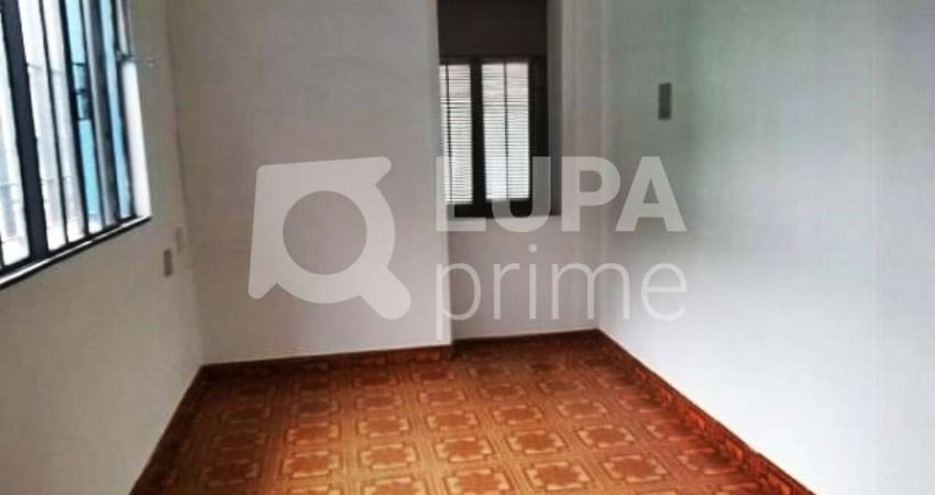 Casa com 3 quartos para alugar na Rua João Souto Maior, 915, Vila Medeiros, São Paulo