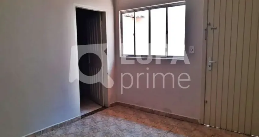 Casa com 2 quartos para alugar na Rua Abel Ramos, 171, Vila Maria Alta, São Paulo