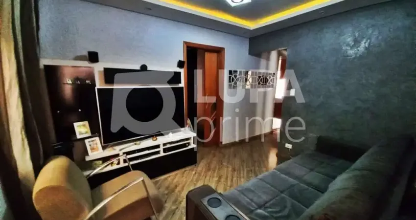 Casa com 2 quartos e 3 vagas de garagem à venda no parque novo mundo