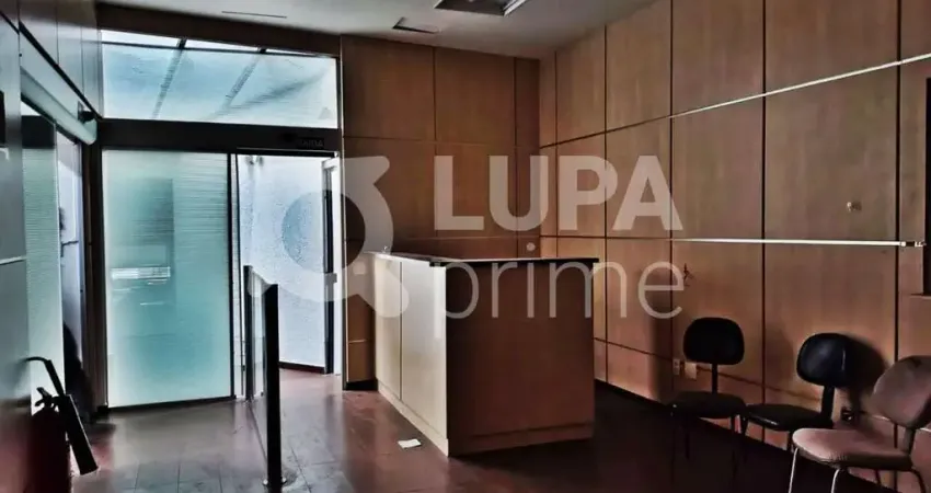 Prédio comercial com 1.154m² de área construída para locação na saúde