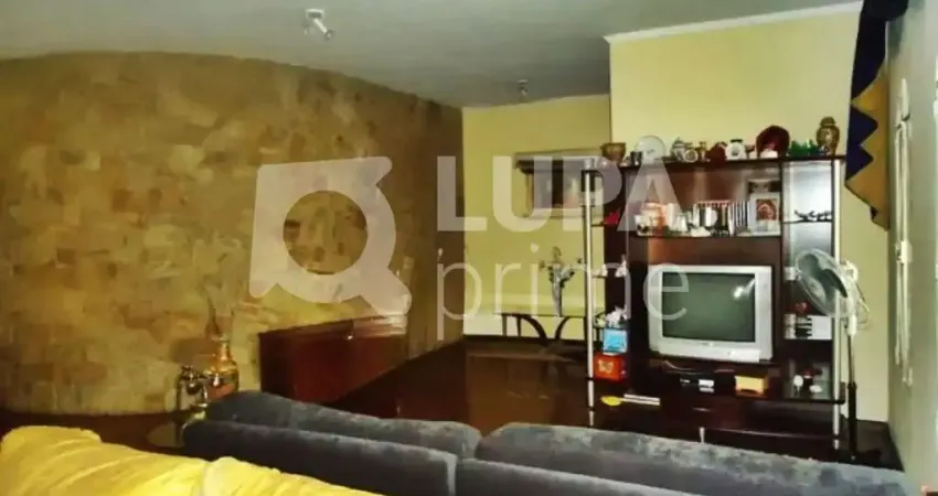 Casa com 3 quartos e 12 vagas de garagem à venda na vila isolina mazzei