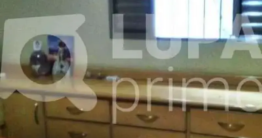 Casa com 3 quartos e 3 vagas de garagem à venda na vila constança