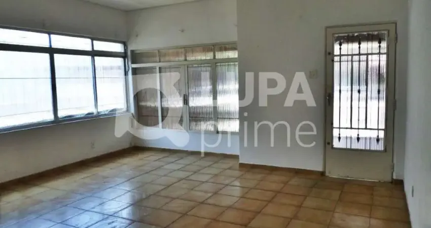 Casa com 3 quartos e 2 vagas de garagem para locação na vila maria alta