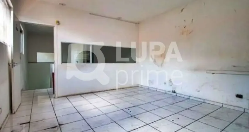 Prédio comercial com 230m² de área construída para locação na vila formosa