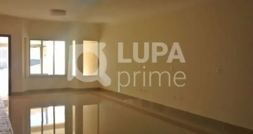 SOBRADO COM 4 QUARTOS E 4 VAGAS DE GARAGEM PARA VENDA, VILA ALZIRA, GUARULHOS