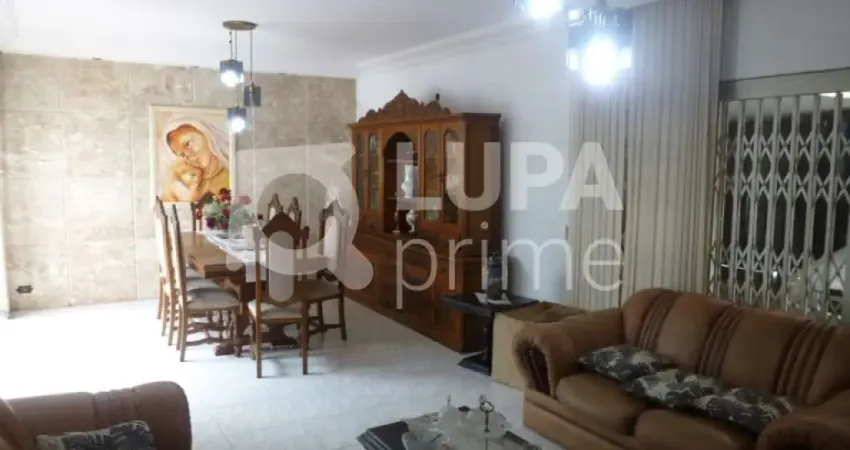 CASA TÉRREA COM 4 QUARTOS, DEPENDENCIA EMPREGADA E 4 VAGAS PARA VENDA, PARQUE NOVO MUNDO, SÃO PAULO