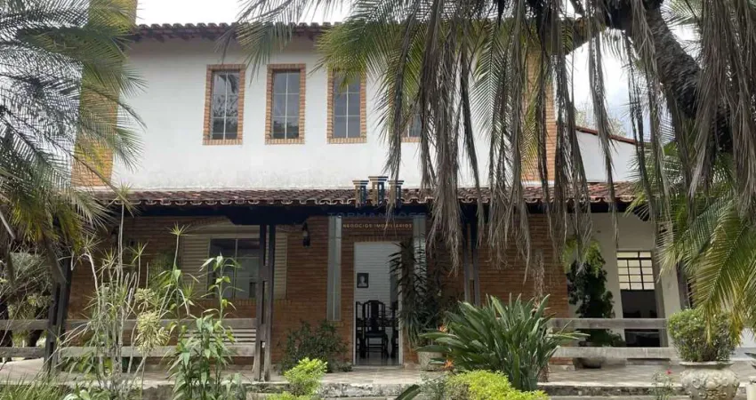 Sitio em Lagoa Santa com 2 piscinas, area gourmet 7 suites