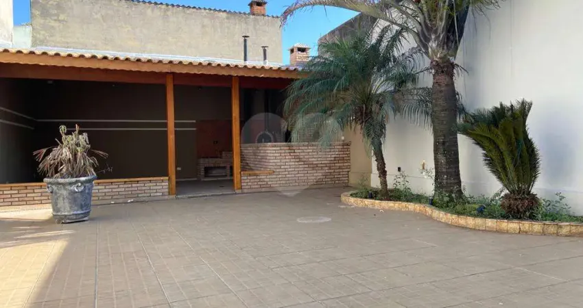 Casa térrea com 3 quartos à venda em Vila Cleonice - SP