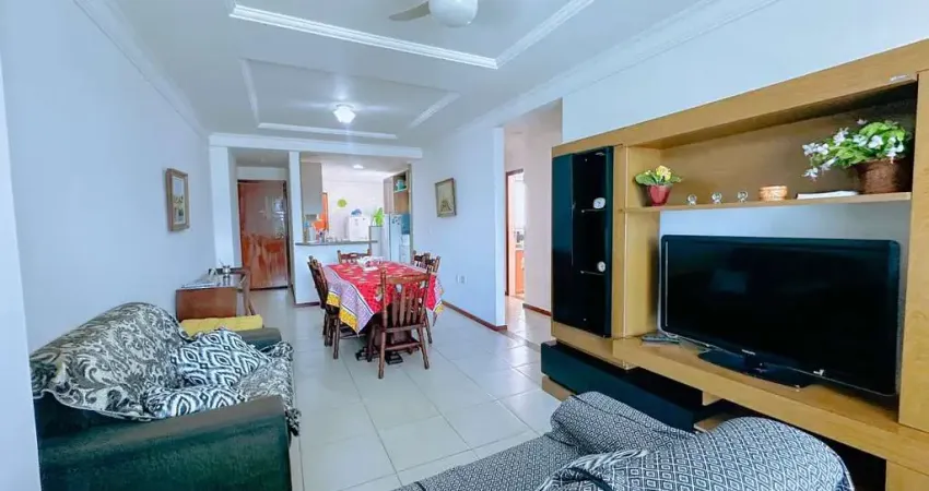 Apartamento mobiliado na praia do morro – 3 quartos em prédio frente mar!