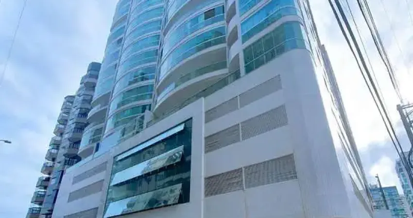 Luxo e conforto no final da praia do morro – 3 quartos, 2 vagas e lazer completo!