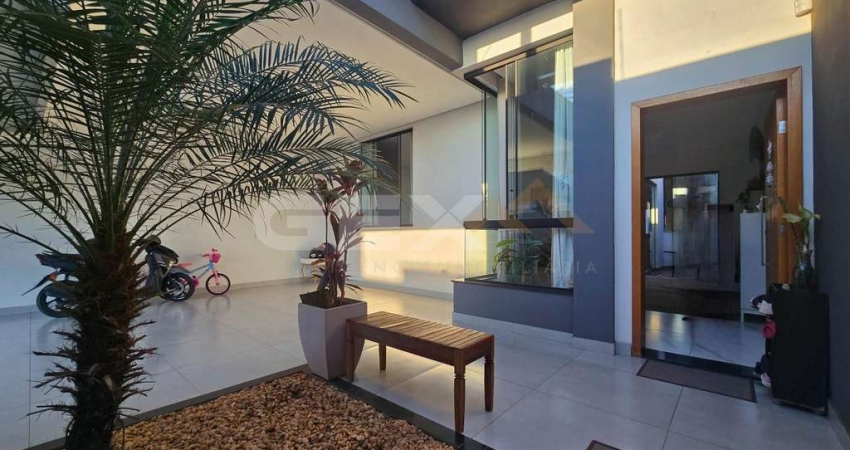 Casa à venda no Bairro Manoel Valinhas, 3 quartos, 1 suíte e espaço gourmet.