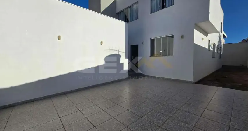 Casa com 3 quartos à venda na Rua Castro Alves, 3260, Belvedere, Divinópolis